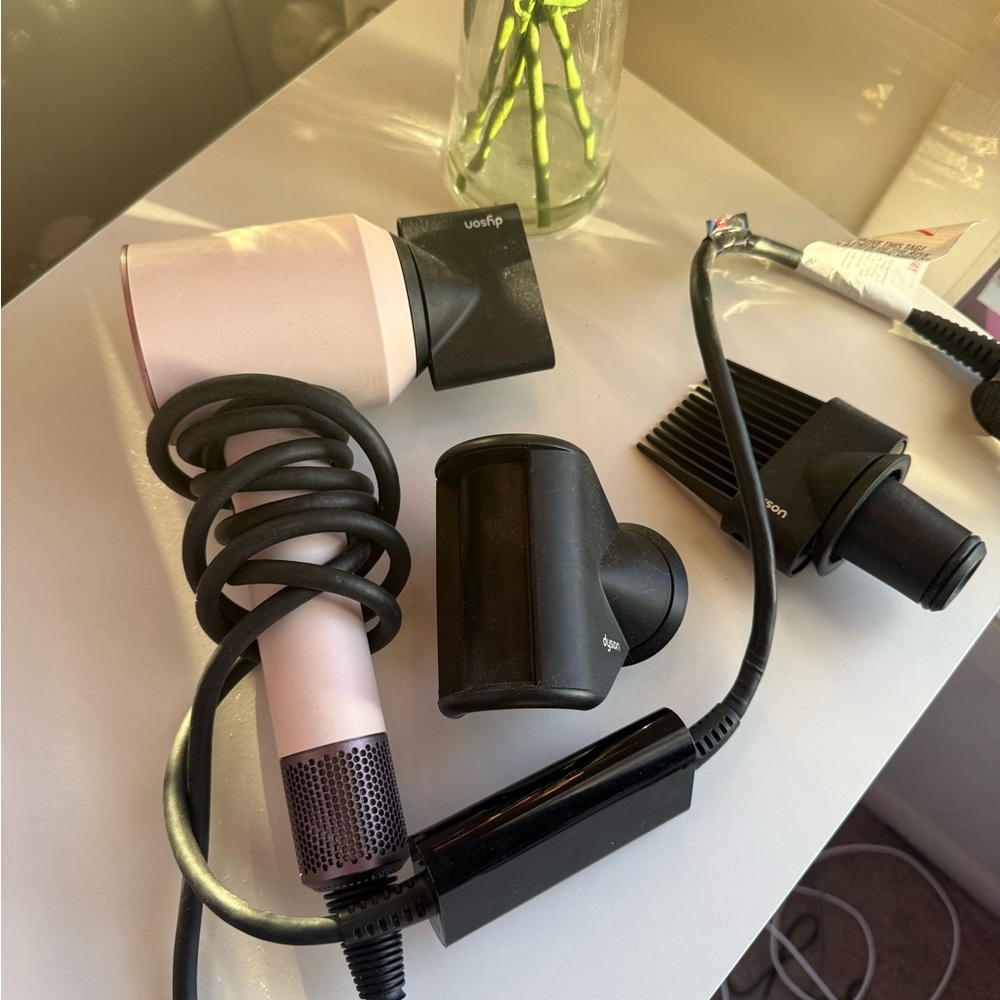 Dyson supersonic hair dryer - Picture 7 of 11